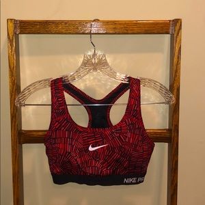 Pattern Nike Pro Dri-fit performance sports bra